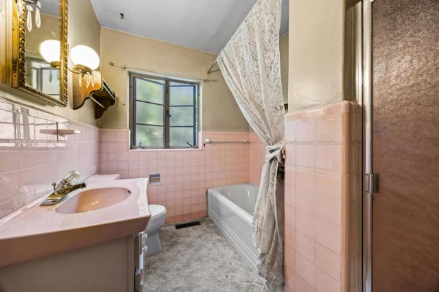 14 Nevada Street, Redwood City CA: https://media.crmls.org/mediaz/6339a43b-8df5-4407-b3ac-815ba1cb0f8a.jpg