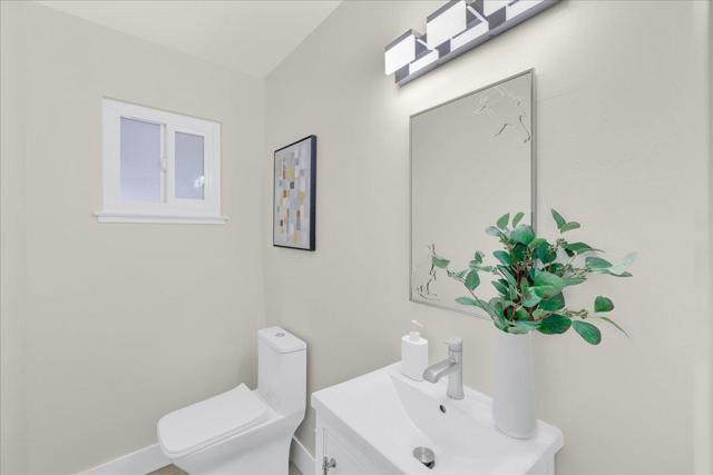 2828 Monte Cresta Way, San Jose CA: https://media.crmls.org/mediaz/633a03d2-9d28-48c1-ad44-da1de924791f.jpg