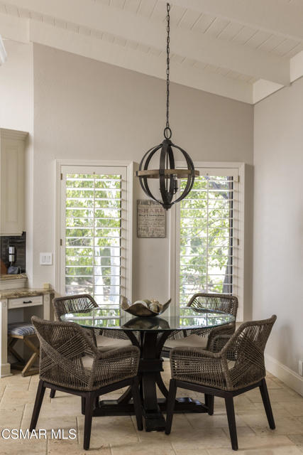 4525 Rayburn Street, Westlake Village CA: https://media.crmls.org/mediaz/633a5c3b-76ef-4e8a-84cf-99843cd4c288.jpg