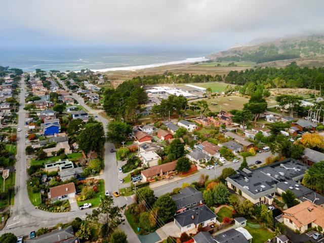 655 George Street, Montara CA: https://media.crmls.org/mediaz/633b051a-09b6-4aab-9a95-0220c19283cf.jpg