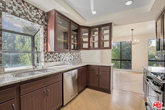 13331 Moorpark Street, Sherman Oaks CA: https://media.crmls.org/mediaz/633b421e-5c7c-4369-ad97-51de870efce3.jpg
