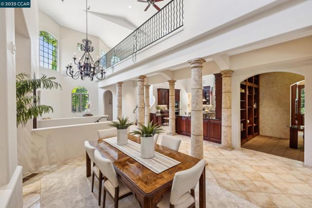 3711 Northgate Woods Court, Walnut Creek CA: https://media.crmls.org/mediaz/633c8fe4-7244-48d0-b610-ce7de2d3ef66.jpg