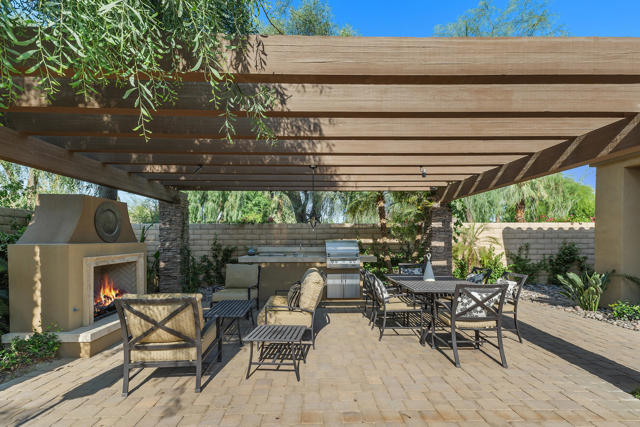 78494 Blackstone Court, Bermuda Dunes CA: https://media.crmls.org/mediaz/633cb765-c5c0-4344-834f-145279268282.jpg