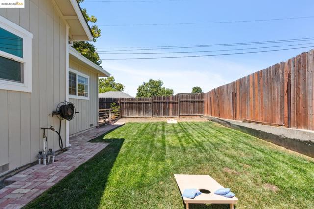 1865 Overhill Rd, Concord CA: https://media.crmls.org/mediaz/633d0d66-0de8-4b36-8e0e-cbcce9663ed2.jpg