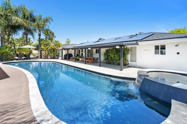 2085 Valley View Boulevard, El Cajon CA: https://media.crmls.org/mediaz/633d1c97-f189-466d-a0ae-e340536ab76d.jpg