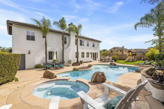 2337 Douglaston Glen, Escondido CA: https://media.crmls.org/mediaz/633e2ef8-8855-4e5a-ab0a-3cdb65333316.jpg
