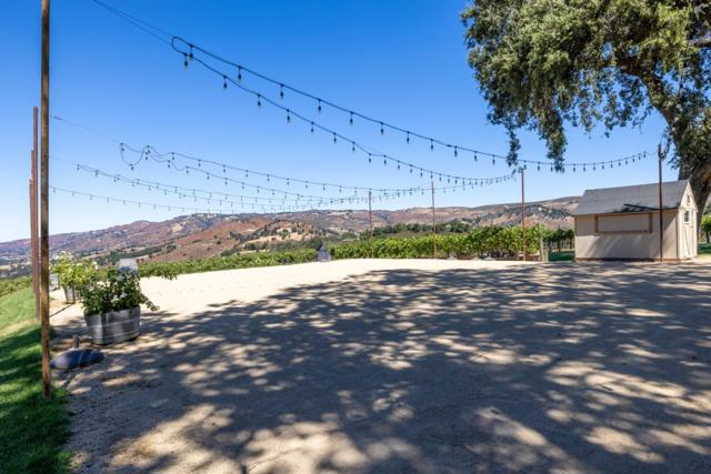 20300 Cachagua, Carmel Valley CA: https://media.crmls.org/mediaz/633e5318-89e5-4801-ad54-9edaffc52b5d.jpg