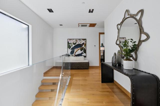 33 Highland Avenue, Burlingame CA: https://media.crmls.org/mediaz/633e9181-bdb8-4cd9-8d22-cfcf4f425124.jpg