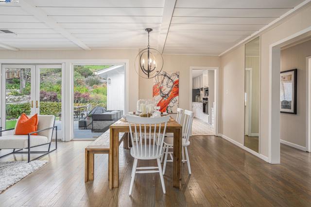 1592 SPRINGBROOK RD, Walnut Creek CA: https://media.crmls.org/mediaz/633ebcb3-ac5b-4537-839b-4558b85c62d3.jpg