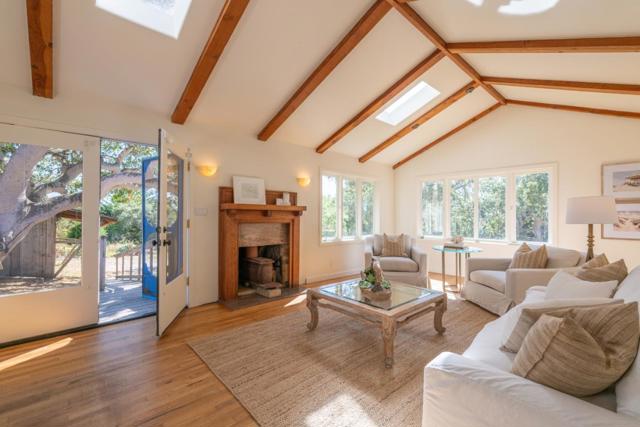 95 Corona Way, Carmel CA: https://media.crmls.org/mediaz/633ec76a-7815-413c-9b8f-3bfbf8d106d1.jpg