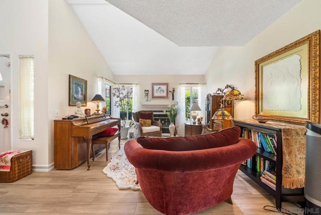 2100 Northshore Drive, Chula Vista CA: https://media.crmls.org/mediaz/633ed140-b615-47b0-a501-3b311f9c18e1.jpg