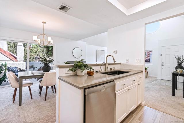17865 Caminito Pinero, San Diego CA: https://media.crmls.org/mediaz/633f0fd7-a214-42e6-b9b1-ce31f1572c00.jpg