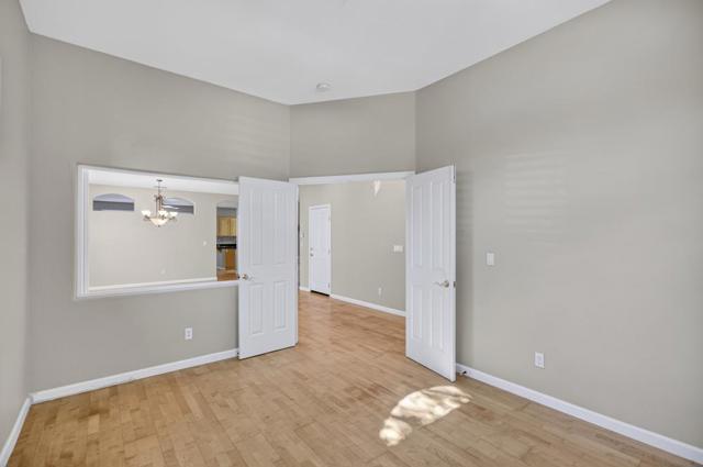 5817 Spring Flower Drive, Elk Grove CA: https://media.crmls.org/mediaz/633f1842-ecb6-4e7e-a93b-fa7d25a32e2d.jpg