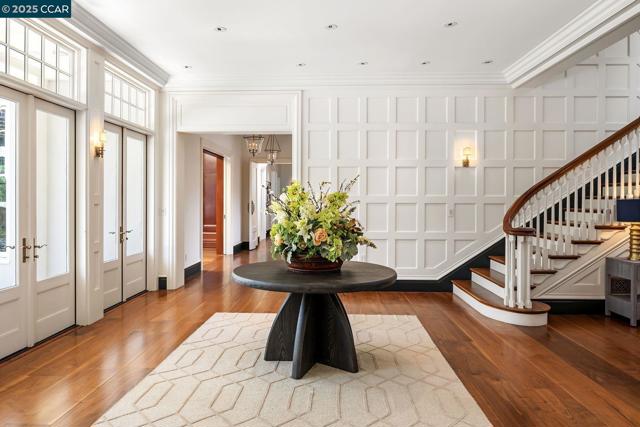 25 Crocker Ave, Piedmont CA: https://media.crmls.org/mediaz/633faf0a-a93d-4e6f-99ad-a8e9f0966e0a.jpg