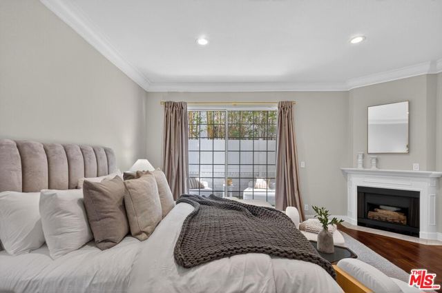 315 N Swall Drive, Beverly Hills CA: https://media.crmls.org/mediaz/634034ca-8740-4f50-b9b5-ba5ab3551e96.jpg
