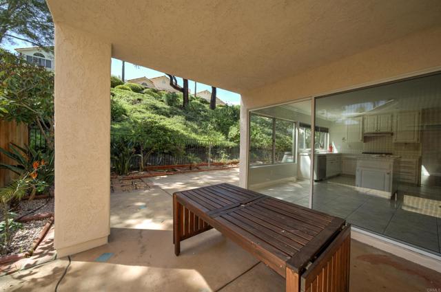 Detail Gallery Image 18 of 44 For 1688 Crystal Ridge Ct, Vista,  CA 92081 - 4 Beds | 2/1 Baths