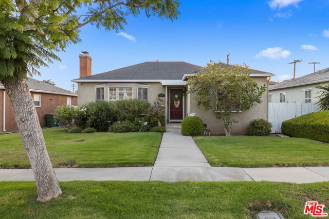 5715 Valley Ridge Avenue, Los Angeles CA: https://media.crmls.org/mediaz/63406996-29d4-4fe6-90f4-3478f1452759.jpg