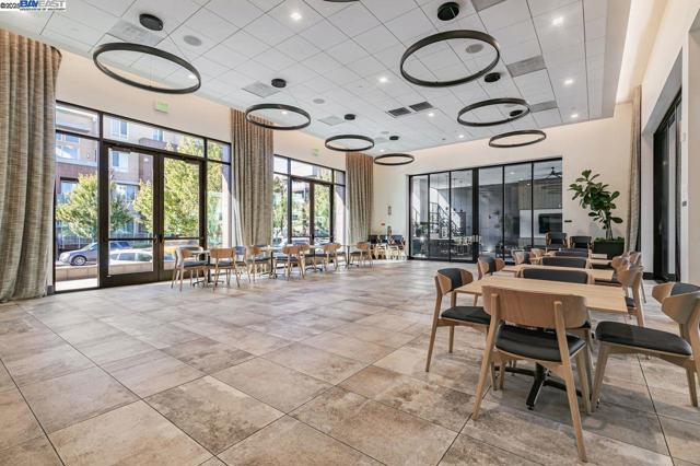 2359 Halogen Cmn, Fremont CA: https://media.crmls.org/mediaz/6340d20d-445d-4edf-982d-a5d2eae20afb.jpg