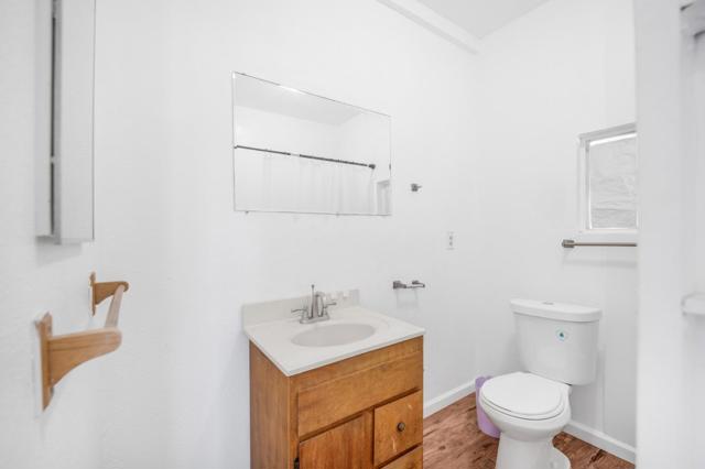 1511 W Tulare Avenue, Newman CA: https://media.crmls.org/mediaz/634109bf-1628-468d-91a1-f589735bc1fe.jpg