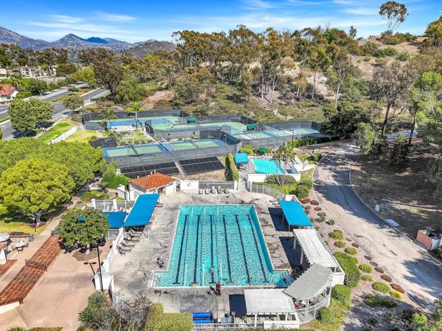 12132 Royal Birkdale Row Unit 104E, San Diego CA: https://media.crmls.org/mediaz/63417f2b-6d22-4e64-8bc6-9f8995780aa6.jpg