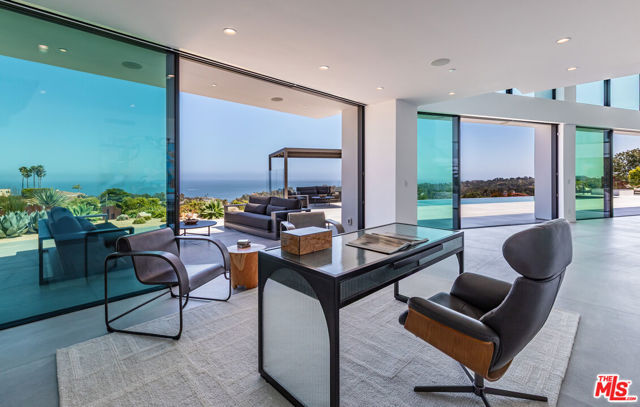 6156 Zumirez Drive, Malibu CA: https://media.crmls.org/mediaz/634264c5-969a-45cb-b902-80625f98abe5.jpg