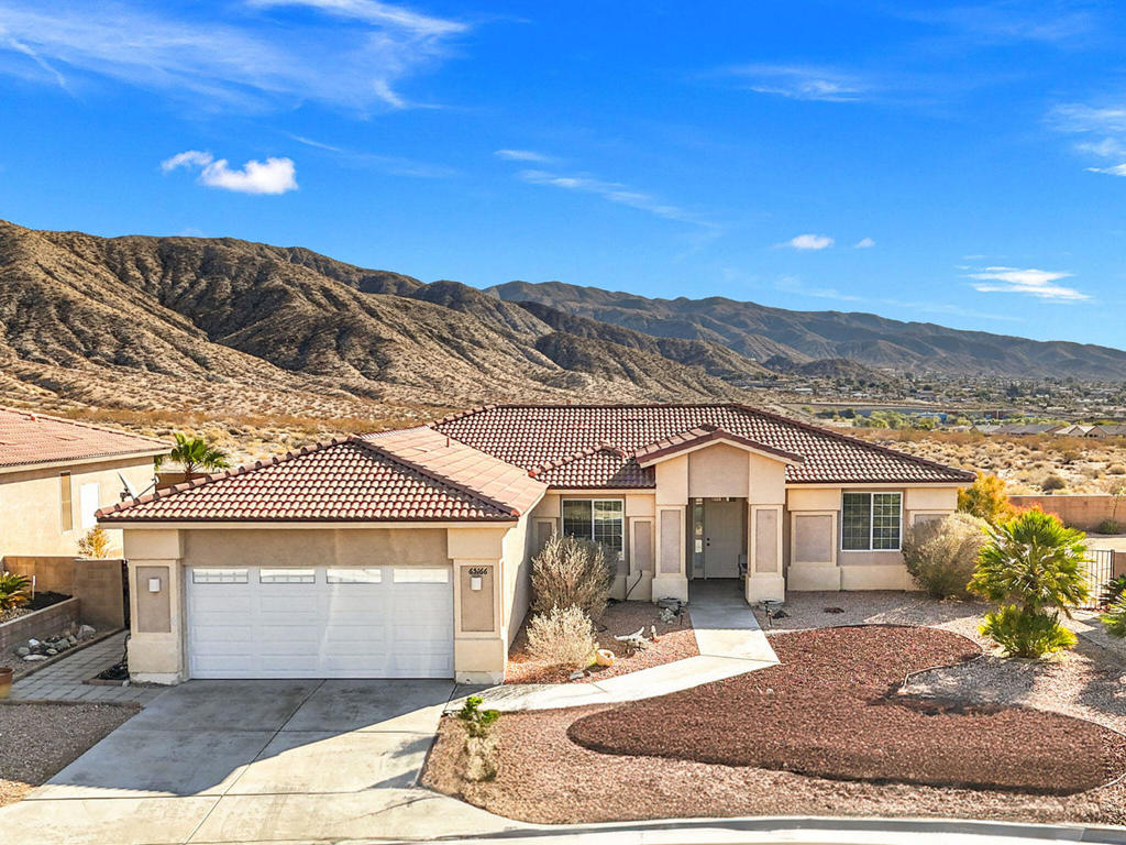 65166 Cliff Circle