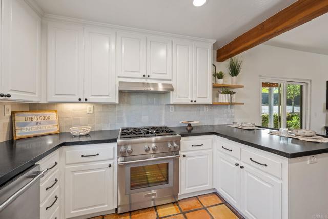 869 Eugenie Avenue, Encinitas CA: https://media.crmls.org/mediaz/63430c05-afc2-4cc3-8353-b581663de2b0.jpg