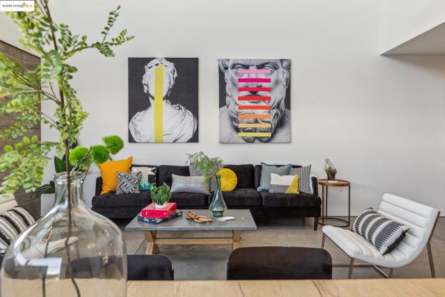 809 Folger Ave, Berkeley CA: https://media.crmls.org/mediaz/6343fead-f60d-4802-a0c9-4269f284b7cc.jpg