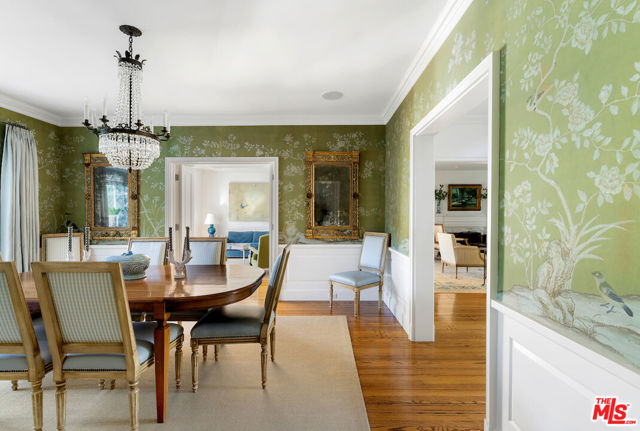 615 Trenton Drive, Beverly Hills CA: https://media.crmls.org/mediaz/63451512-dbc8-442e-b4fa-4ccb8233b6c6.jpg