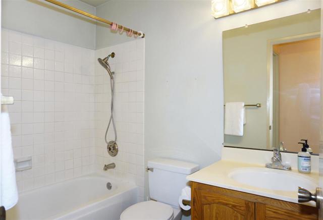 4733 Lago Vista Circle, San Jose CA: https://media.crmls.org/mediaz/63454ee7-777a-4a9c-9d78-25f6519b00b0.jpg