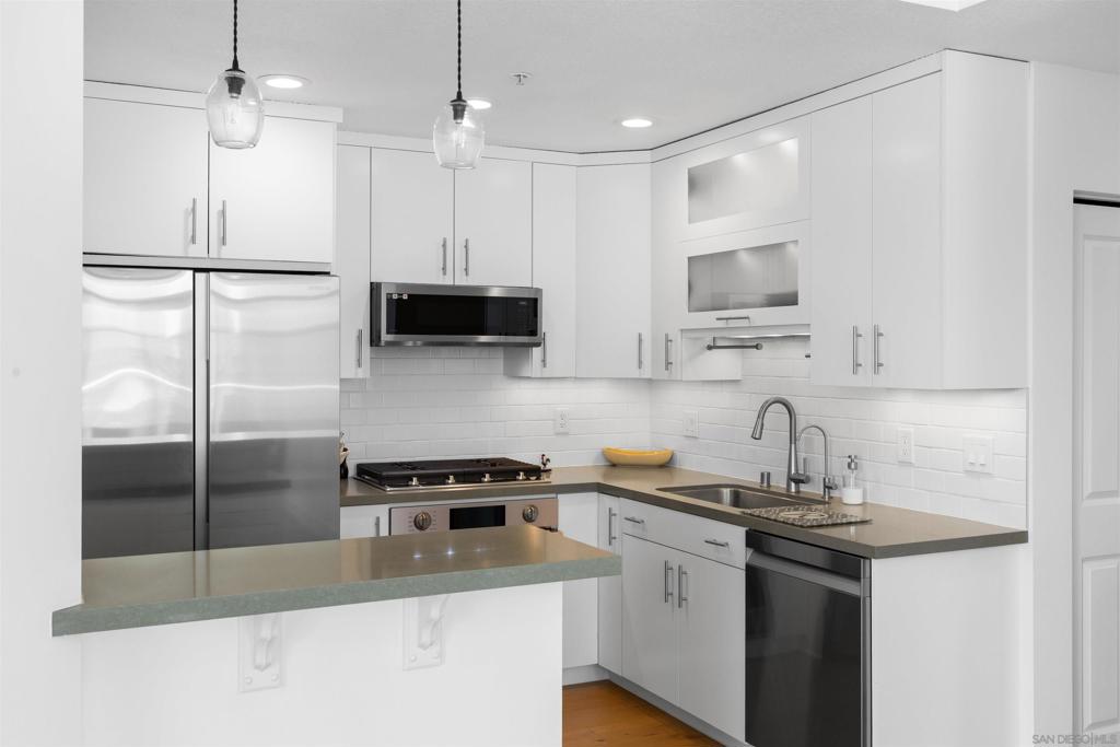 850 Beech St. - photo 16