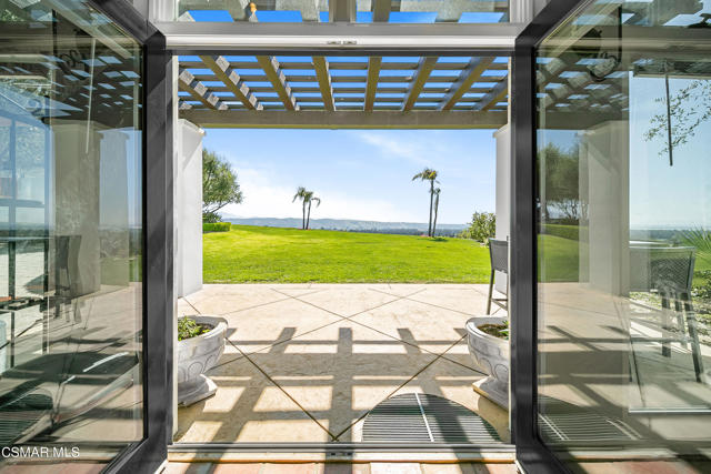 1451 E La Loma Avenue, Somis CA: https://media.crmls.org/mediaz/6345bd58-7612-44e8-9adb-5e0c8baf6e16.jpg