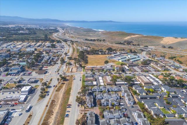 3095 Marina Drive, Marina CA: https://media.crmls.org/mediaz/6345c812-e7cf-47a0-bbc0-37945aea7c93.jpg