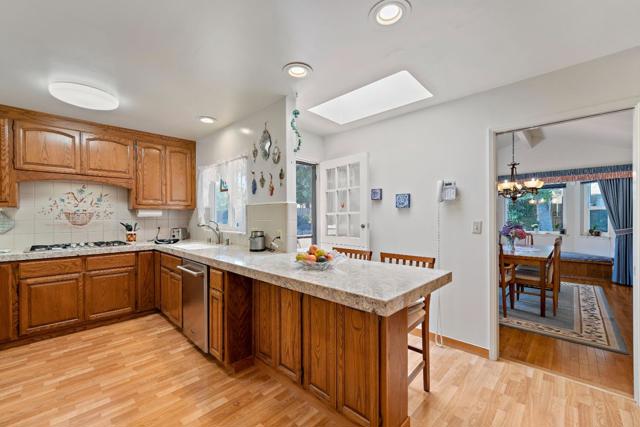 861 Riverside Drive, Los Altos CA: https://media.crmls.org/mediaz/63465c91-4151-46b7-9545-79e94eed8066.jpg