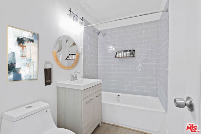 6064 Atlantic Avenue, Long Beach CA: https://media.crmls.org/mediaz/6347677f-2823-48f6-8609-b8322c01af33.jpg
