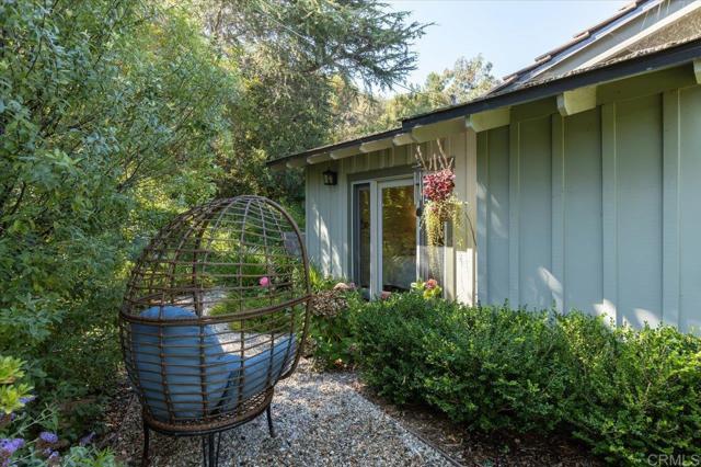 5125 El Secreto, Rancho Santa Fe CA: https://media.crmls.org/mediaz/6347ce8c-4ed9-4dae-8086-5e17b9c264bf.jpg