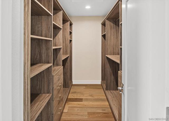 89 Tunapuna Ln, Coronado CA: https://media.crmls.org/mediaz/6347eb43-3313-4b0e-bd37-3d257ccba931.jpg