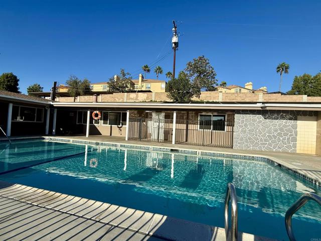 1380 Oak Hill Drive, Escondido CA: https://media.crmls.org/mediaz/63481f2d-5bfa-4c97-b004-00212c949d3e.jpg