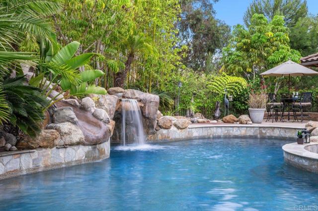 648 California Oak Drive, Vista CA: https://media.crmls.org/mediaz/6348cd37-e904-400c-a56d-b6f8faf703ef.jpg