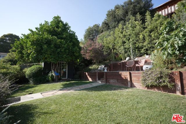 441 N Avenue 52, Los Angeles CA: https://media.crmls.org/mediaz/6349686c-ab19-47e8-9f74-7d84eba7ef25.jpg