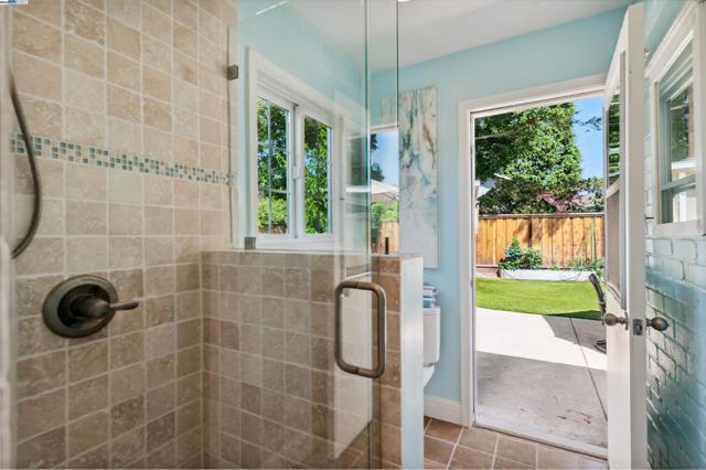 4839 Merganser Ct, Pleasanton CA: https://media.crmls.org/mediaz/6349c22b-1718-45b8-8b62-5e417c12eb67.jpg
