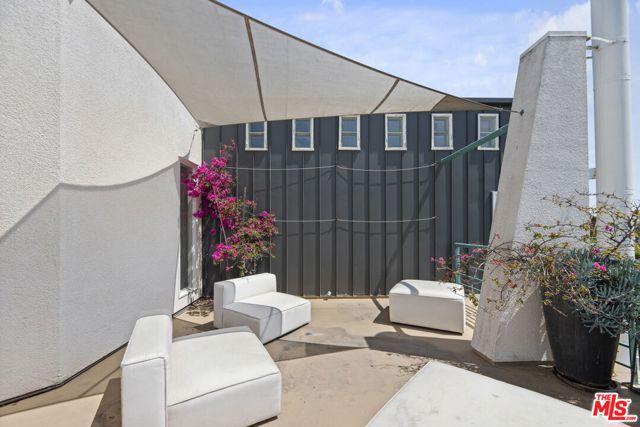 2115 3rd Street, Santa Monica CA: https://media.crmls.org/mediaz/634a5788-391a-4ad8-a159-68e336b481eb.jpg