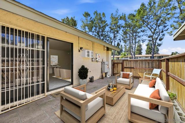 10705 Caminito Bravura, San Diego CA: https://media.crmls.org/mediaz/634b1e1c-ad3a-4f66-94a4-89c77bd1cbdf.jpg