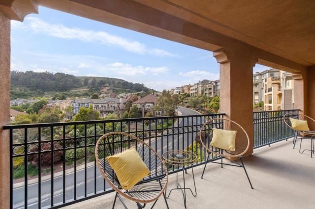 101 Butterweed Lane, Brisbane CA: https://media.crmls.org/mediaz/634bcb9b-5f86-4d36-ae12-40f5214c2ce4.jpg