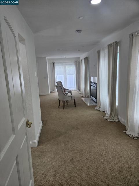 2785 Butters Dr, Oakland CA: https://media.crmls.org/mediaz/634bf4b6-f7b5-4300-a6c3-0902c5d37430.jpg