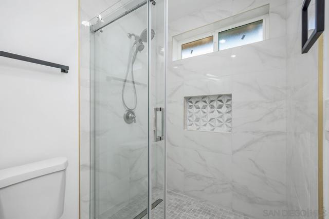9511 Via Pereza, San Diego CA: https://media.crmls.org/mediaz/634c0d98-c595-4ea3-9bb2-3180cfc70015.jpg