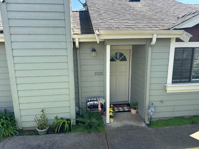 1020 Sunbird Drive, Watsonville CA: https://media.crmls.org/mediaz/634d2688-96aa-4bcb-b031-d879e65e747f.jpg