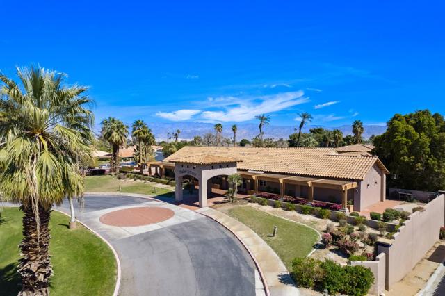 82102 Keitel Lane, Indio CA: https://media.crmls.org/mediaz/634da318-2356-4144-bd8b-64c6145ebd4c.jpg