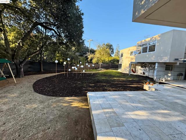 4000 Manzana Lane, Palo Alto CA: https://media.crmls.org/mediaz/634e2765-3d39-4e00-bb62-2f7d40bafdf1.jpg