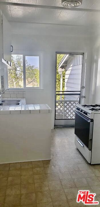 3734 Sawtelle Boulevard, Los Angeles CA: https://media.crmls.org/mediaz/634e2d57-ef91-48f2-961a-e422ed43bee5.jpg